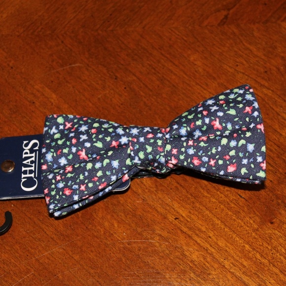 Men's Chaps Hazel Floral Linen Pre-Tied Bow Tie - Picture 2 of 3